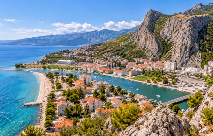 Ferienhäuser mit Pool in Omiš