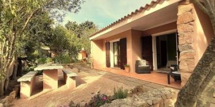 Familienorientiertes charmantes Ferienhaus mit Grill, Pool und Garten 