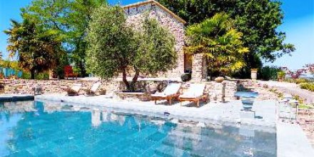 Voll ausgestattete Villa mit Grill, Garten und privatem Pool 