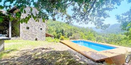 Ferienhaus mit Garten, privatem Pool und Terrasse 