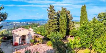 Voll ausgestattetes charmantes Ferienhaus mit Terrasse, Garten und privatem Pool 