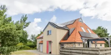 Voll ausgestattetes Ferienhaus mit Garten, Pool und Sauna
