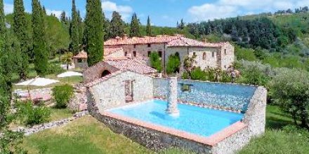 Villa mit Garten, privatem Pool und Grill 