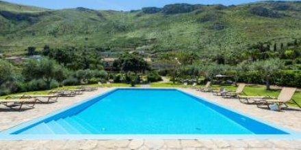 Ferienwohnung mit Terrasse, Garten und Pool