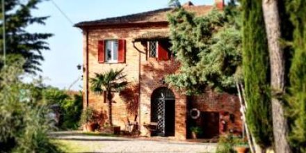 Agriturismo La Terra: Casa Carla - camera matrimoniale con bagno privato, ingresso indipendente e spazio esterno arredato