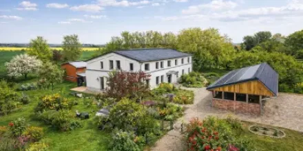 Ferienhaus mit Terrasse, Sauna und Pool 
