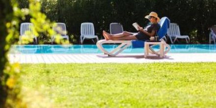 Wohnung mit Pool und Garten 