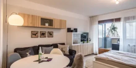 Ferienwohnung mit beheiztem Pool, Sauna und Terrasse