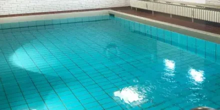 Voll ausgestattete Ferienwohnung mit Pool, Garten und Sauna 