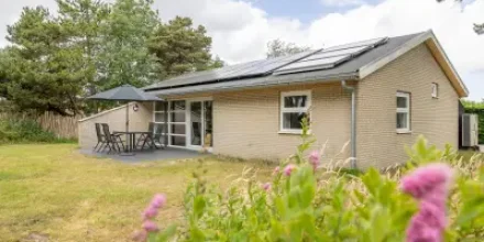 Ferienhaus mit Sauna, Pool und Garten