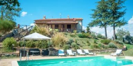 Ferienhaus mit privatem Pool, Garten und Grill 
