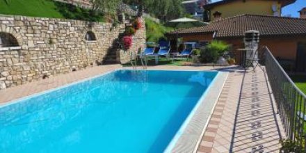 Wohnung mit Whirlpool, Terrasse und Pool 