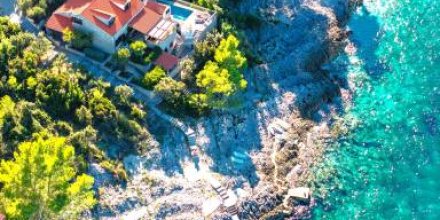 Villa mit Terrasse, privatem Pool und Garten