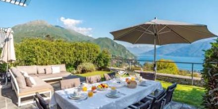 Familienorientierte weiträumige Wohnung mit Pool, Terrasse und Garten 