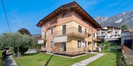 Apartment mit beheiztem Pool und Garten 