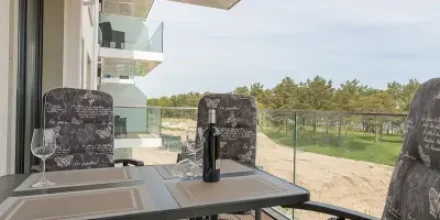 Tolles Apartment mit Pool, Sauna und Terrasse 
