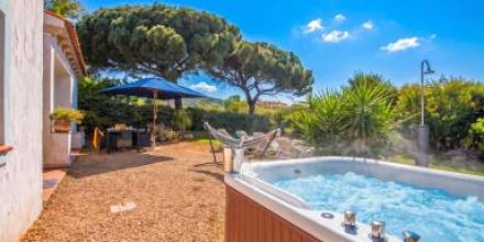 Familienfreundliche wunderschöne Ferienwohnung mit Whirlpool, Pool und Terrasse
