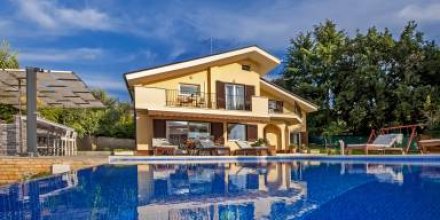 Familienorientierte charmante Villa mit Garten, privatem Pool und Terrasse 