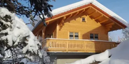 Ferienhaus mit Pool, Sauna und Garten