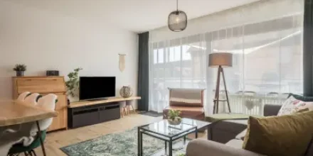 Voll ausgestattetes schönes Apartment mit beheiztem Pool, Terrasse und Sauna 