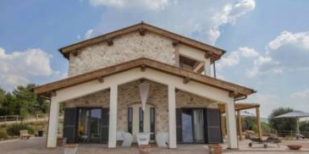 Ferienhaus mit Garten, privatem Pool und Terrasse 