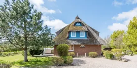 Wohnung mit Garten, Sauna und Pool 