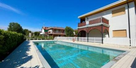 Familienfreundliche gemütliche Villa mit Terrasse, Garten und Pool 