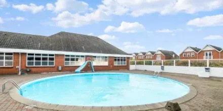 Voll ausgestattete Wohnung mit Pool, Terrasse und Grill 