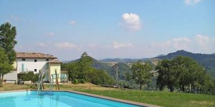 Ferienhaus mit Terrasse, Garten und Pool 