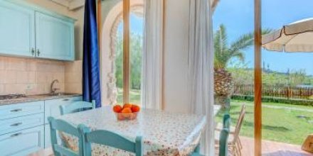 Ferienwohnung mit Garten, Terrasse und Pool 