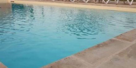 Ferienhaus mit Pool und Garten