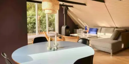 Ferienhaus mit beheiztem Pool, Terrasse und Sauna
