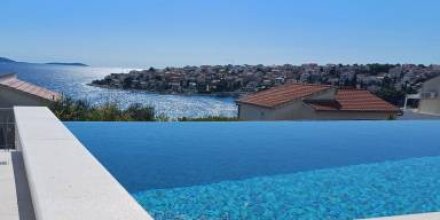 Beheizter Infinity-Pool, Wohnung mit Meerblick3