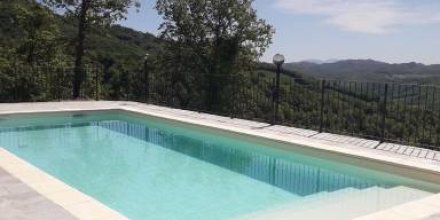 Voll ausgestattetes tolles Ferienhaus mit Garten, Grill und privatem Pool 