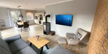 Familienorientiertes Ferienhaus mit Terrasse, Grill und Garten 