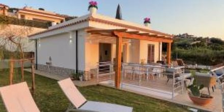 Familienorientierte Villa mit Grill, Terrasse und Whirlpool 