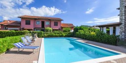 Chalet mit Garten, Grill und Pool