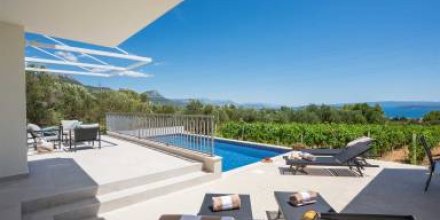 Kinderfreundliche geräumige Villa mit Pool, Grill und Terrasse 