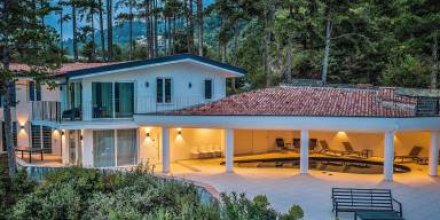 Voll ausgestattete Villa mit Grill, Terrasse und Garten 