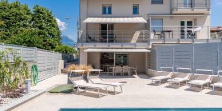 Ferienhaus mit privatem Pool, Grill und Terrasse 