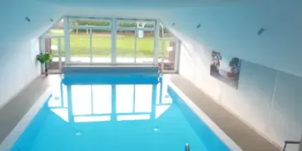 Wohnung mit Garten, Pool und Sauna