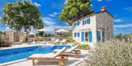 Voll ausgestattetes Ferienhaus mit Terrasse, Grill und Garten 