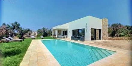 Villa mit Terrasse, Grill und Garten