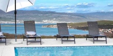 Ferienwohnung mit Terrasse, Pool und Grill