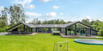 Ferienhaus mit Grill, Terrasse und Whirlpool 