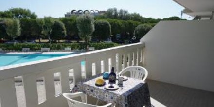 Gemütliches Studio mit Pool