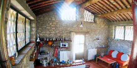 Charmantes Ferienhaus mit Pool, Garten und Grill 