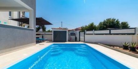 Wohnung mit Terrasse, Grill und privatem Pool