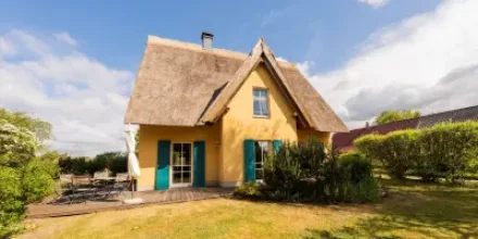 Ferienhaus mit Sauna, Pool und Grill