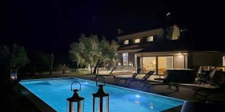 Familienorientierte Unterkunft mit Grill, Pool und Garten 